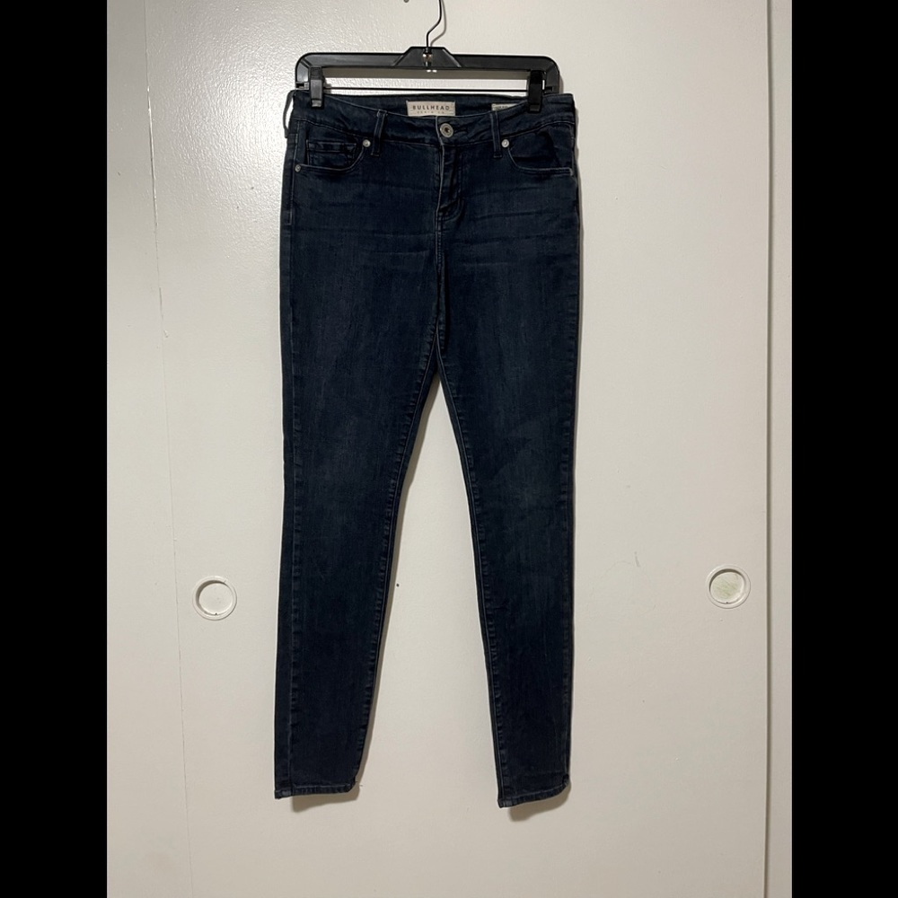 Bullhead dark low rise skinny jeans